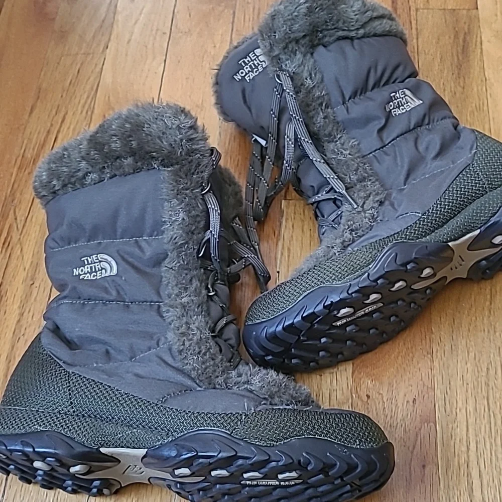 The North Face Olive Green Size 7.5 Goose Down Boots